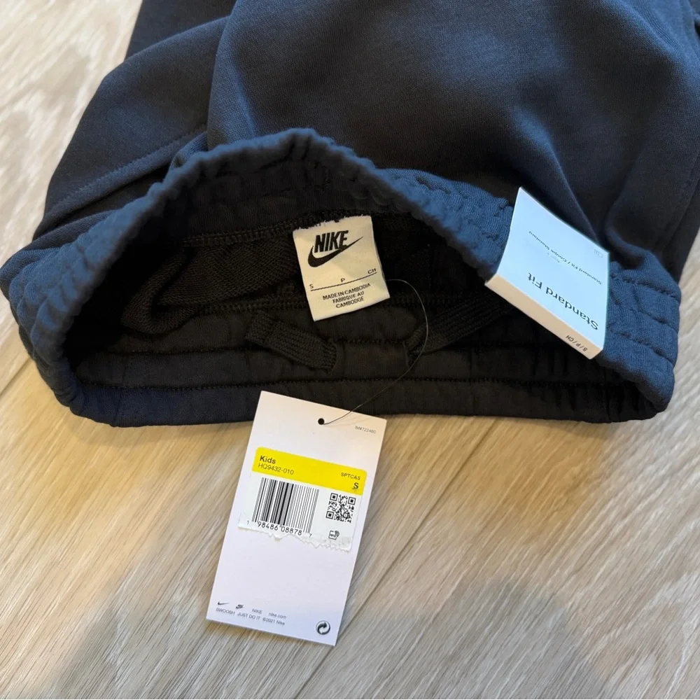 Nike Kids Girl’s Small Black Fleece Sportswear Skirt Athleisure Activewear NWT